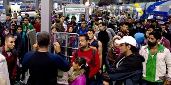 Avrupa ülkeleri Suriyelilere karşı sınıra asker yığıyor