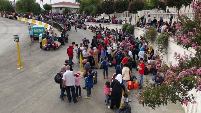 Suriyeliler Avrupa'ya gitmek için Edirne'ye akın etti