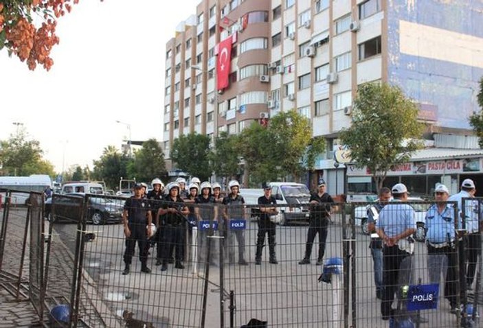 HDP Salihli ilçe binasında arama yapıldı