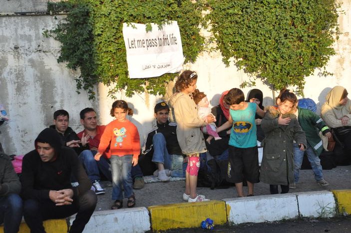 Mülteciler Edirne'ye taksiyle gitmek için 600 lira ödüyor