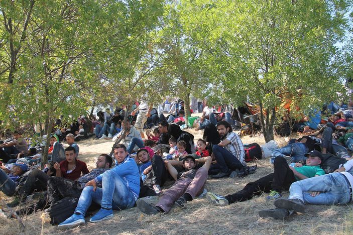 Mülteciler Edirne'ye taksiyle gitmek için 600 lira ödüyor