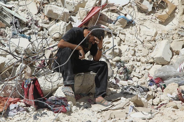 Suriye'de saldırılar devam ediyor: 100 ölü