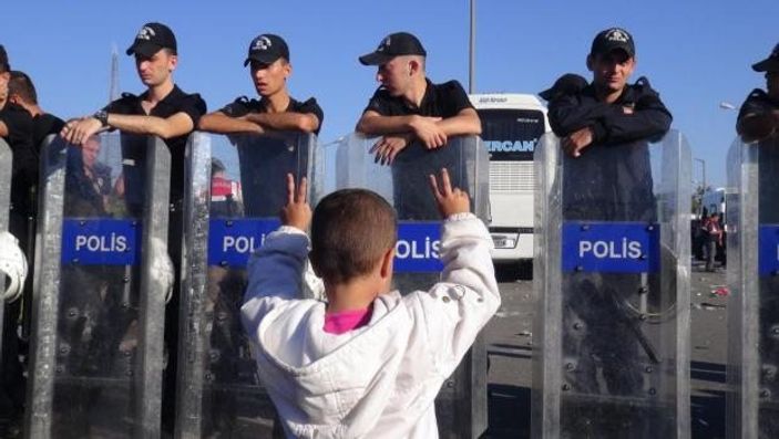 Sığınmacıların Edirne'deki bekleyişleri sürüyor