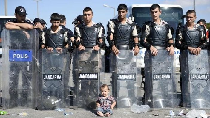 Sığınmacıların Edirne'deki bekleyişleri sürüyor