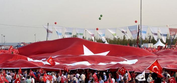 Yenikapı'da milyonlar İstiklal Marşı okudu