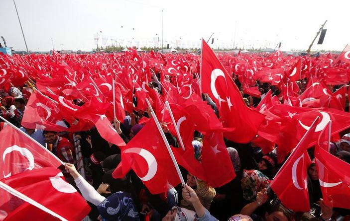 Yenikapı'da milyonlar İstiklal Marşı okudu