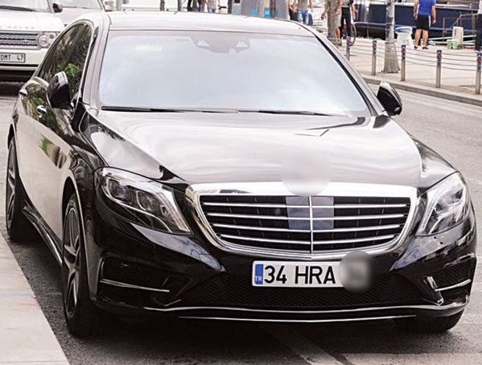 Demet Akalın yine hava attı