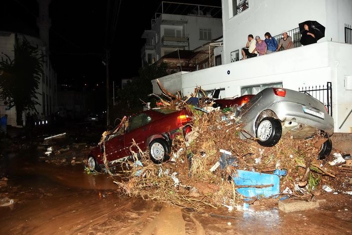 Bodrum'u sel vurdu İZLE