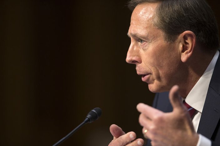Petraeus: Sevgilime ABD sırlarını anlattığım için üzgünüm