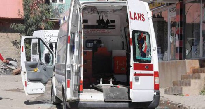 Şırnak'ta PKK'lılar ambulans kaçırıp şoförü öldürdüler