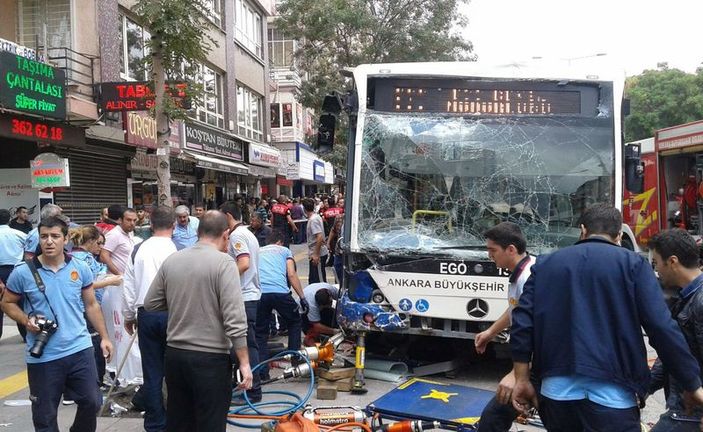 Ankara'da freni boşalan otobüs durağa girdi: 12 ölü