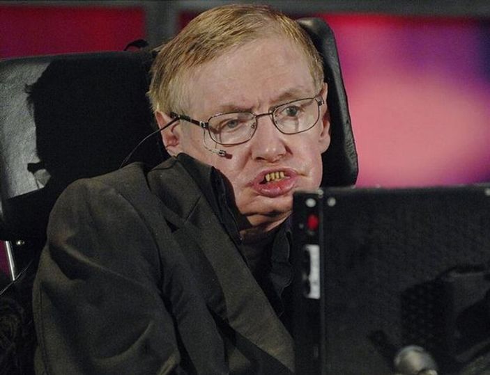 Stephen Hawking'den uzaylı açıklaması