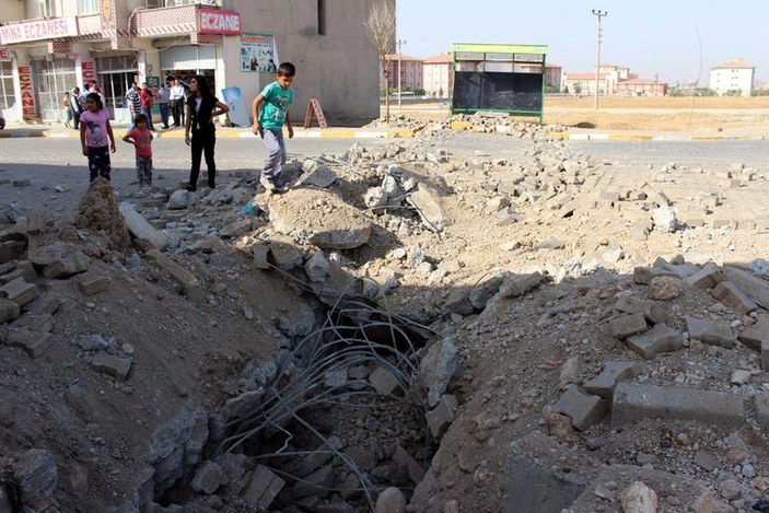 Silopi'de teröristler hastane yoluna bomba koydular