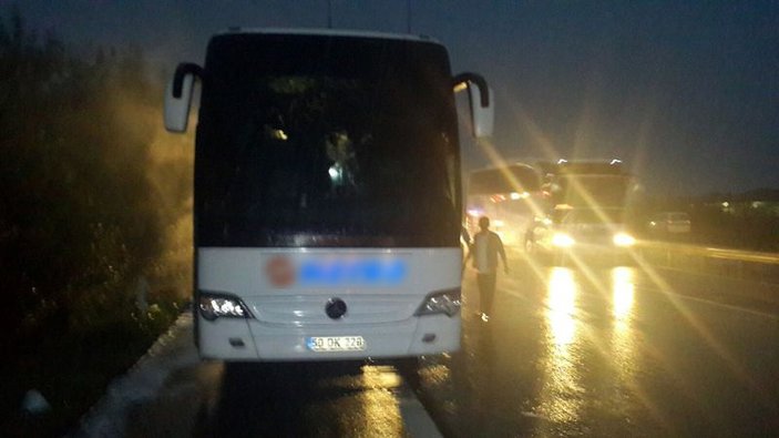 Kocaeli'de seyir halindeki yolcu otobüsü yandı