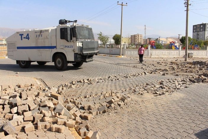 Silopi'de teröristler hastane yoluna bomba koydular