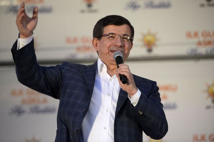 Başbakan Davutoğlu ilk mitingini Samsun'da yaptı