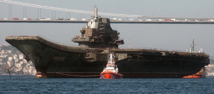 Çin'in İstanbul Boğazı'ndan geçirdiği uçak gemisi Suriye'de