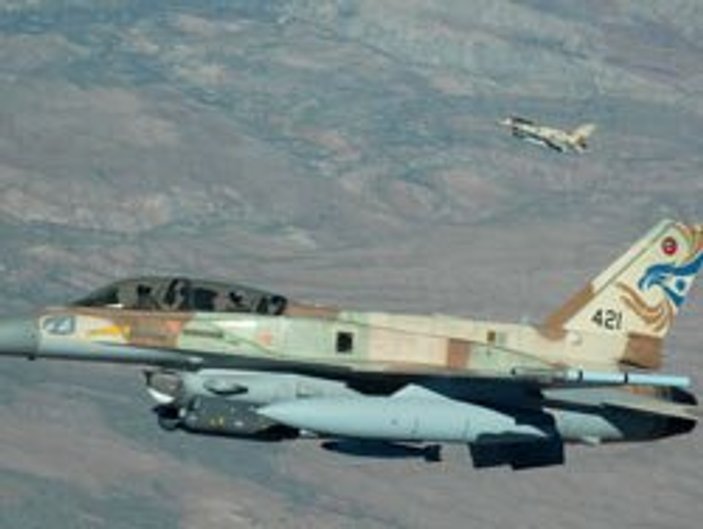 İsrail ordusundan Gazze'ye hava saldırısı