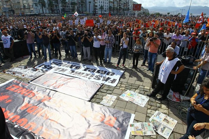 İzmir'de bombalı saldırı protesto edildi