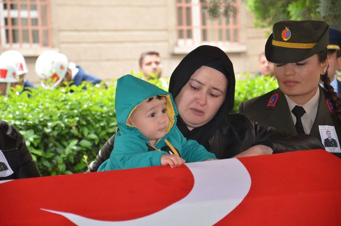 Şehit Uzman Onbaşı Şahin son yolculuğuna uğurlandı