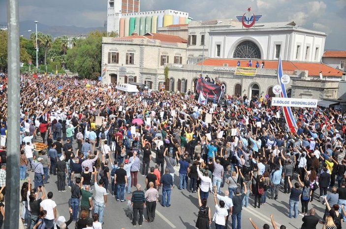 Ankara'daki saldırı İzmir'de protesto edildi