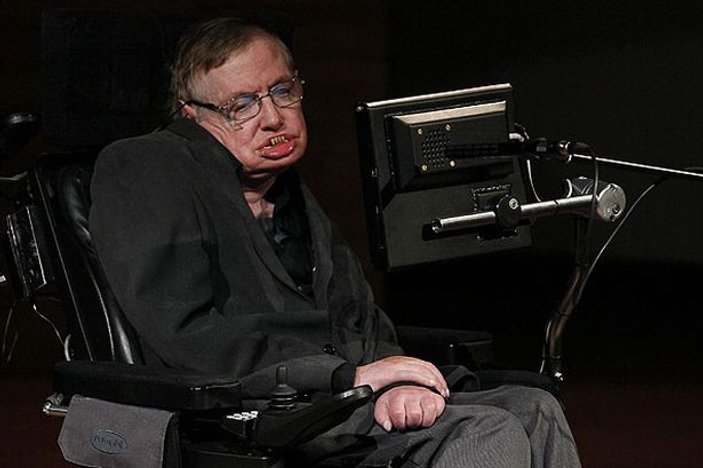Stephan Hawking: Evreni bile çözeriz ama kadınları asla