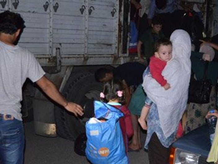Yalova'da kamyon kasasından 34 kaçak göçmen çıktı