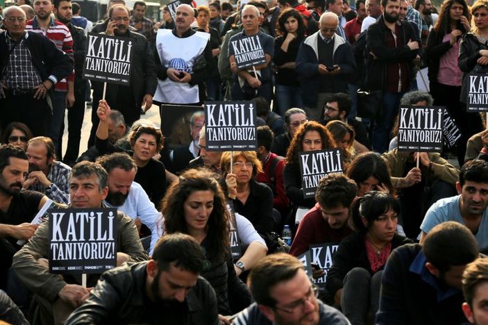 Kadıköy'deki protestoda 'katil devlet' sloganları