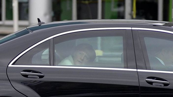 Merkel İstanbul'da trafiğe takıldı