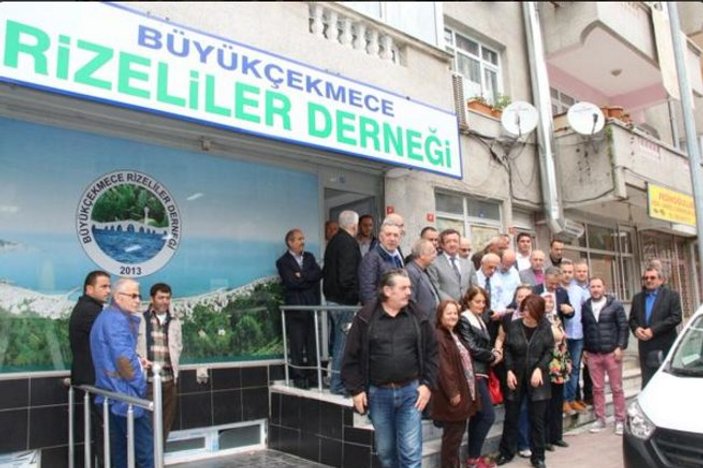CHP'li vekiller Erdoğan fotoğrafı önünden seslendi