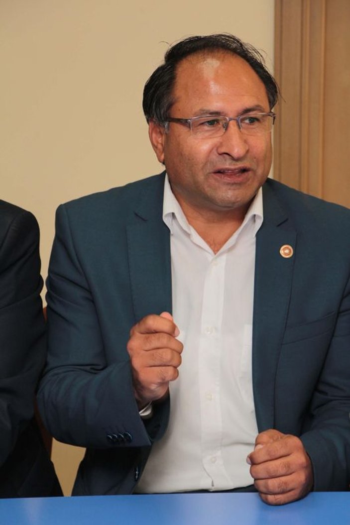 CHP'nin Roman vekili: AKP'nin adayları çakma