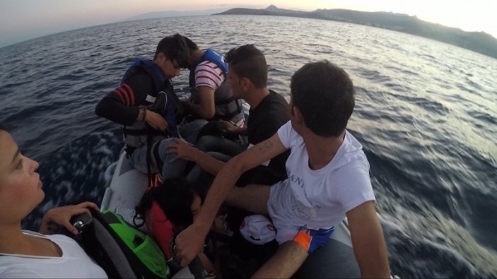 Kaos Hattı mülteci botuna binip Yunanistan'a gitti