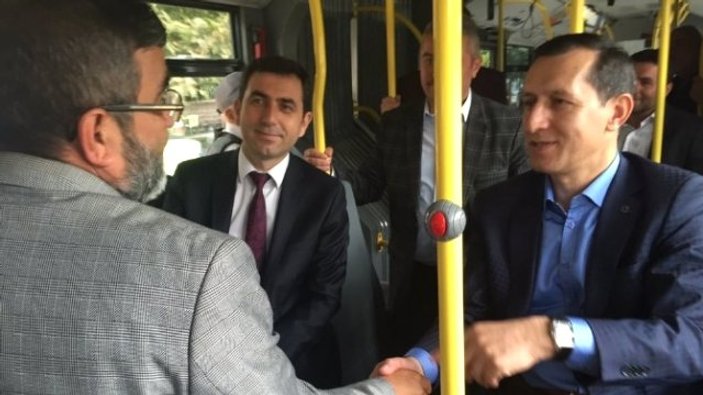 Eski Başbakan Yardımcısı belediye otobüsünde