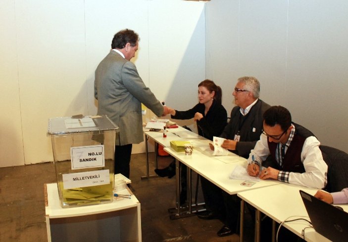 İsveç'te oy kullanma işlemi başladı