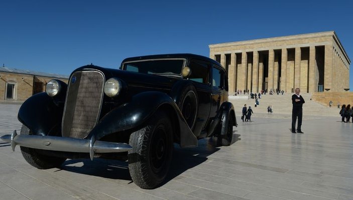 Atatürk'ün arabalarına restore devam ediyor