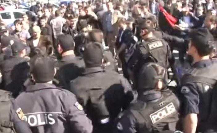 İpek Medya'ya polisleri sokmadılar