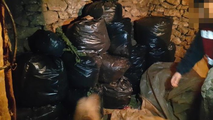 Diyarbakır'da 131 kilo esrar ele geçirildi