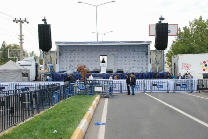Başbakan Davutoğlu'nun miting yeri değiştirildi