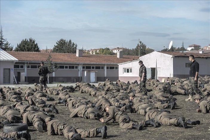 Özel harekatçılar teröristlere göz açtırmıyor