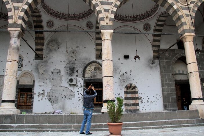 Diyarbakır'da PKK terörü hayatı felç etti