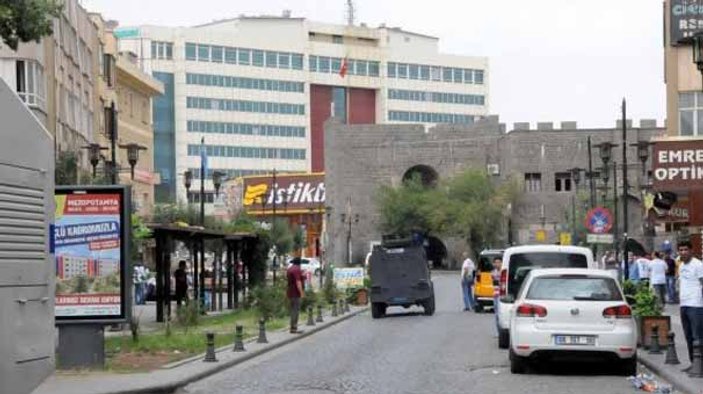 Diyarbakır'da PKK terörü hayatı felç etti