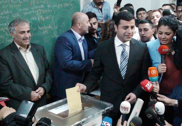 Selahattin Demirtaş oyunu kullandı