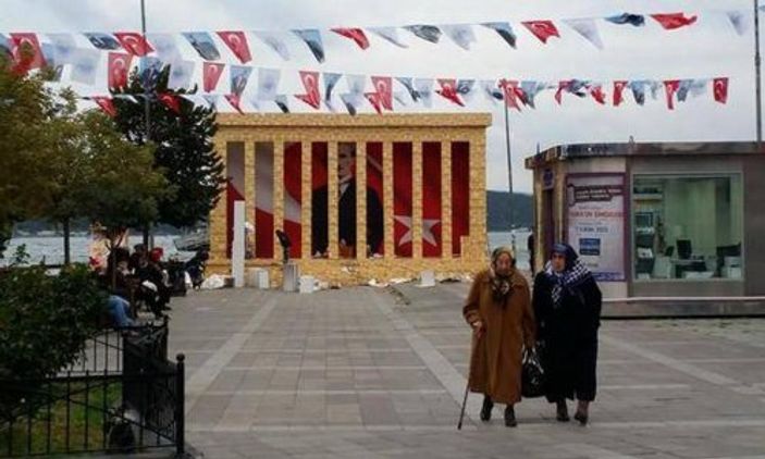CHP'li belediye maket Anıtkabir kurdu