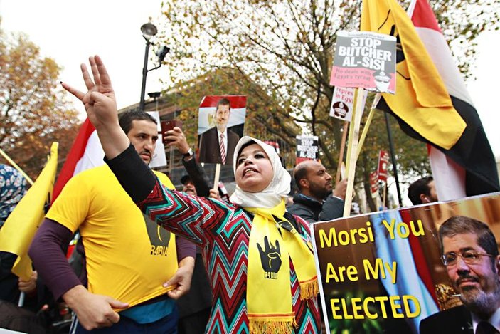 Sisi'ye Londra'da protesto