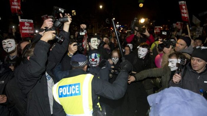 BBC Londra'da 1 Milyon Maske eylemini canlı vermedi