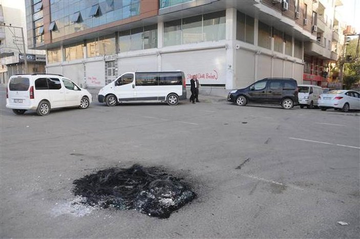 Cizre'de yol kesen PKK'lılara tepki