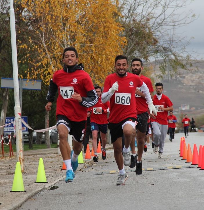 Sivas'ta Ata'ya saygı koşusu