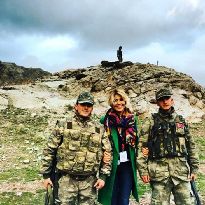 Gülben Ergen'den Mehmetçikli paylaşım