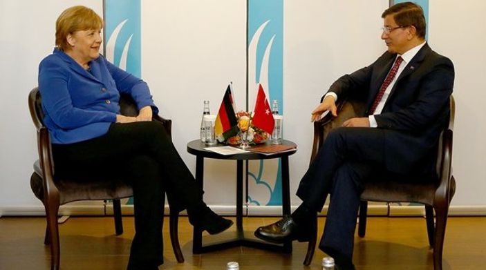 Başbakan Davutoğlu Merkel ile görüştü