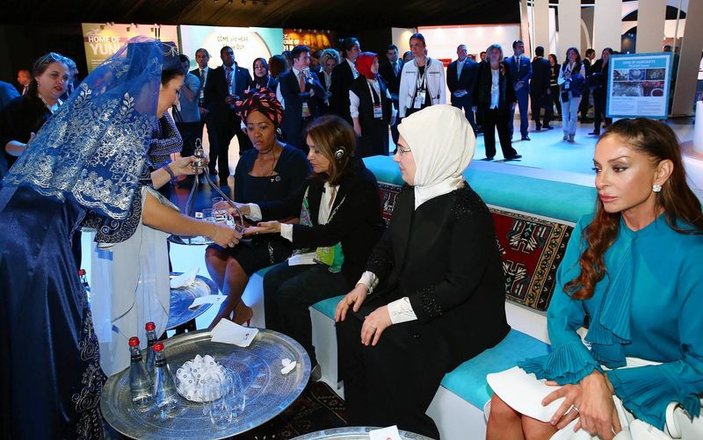 First Lady'ler G20 Home Kültür Alanı'nda kahve içti